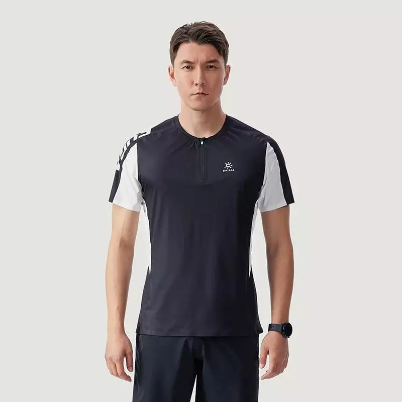 Thiết kế túi zip hông áo chạy bộ của Rayo ngày càng được ưa chuộng