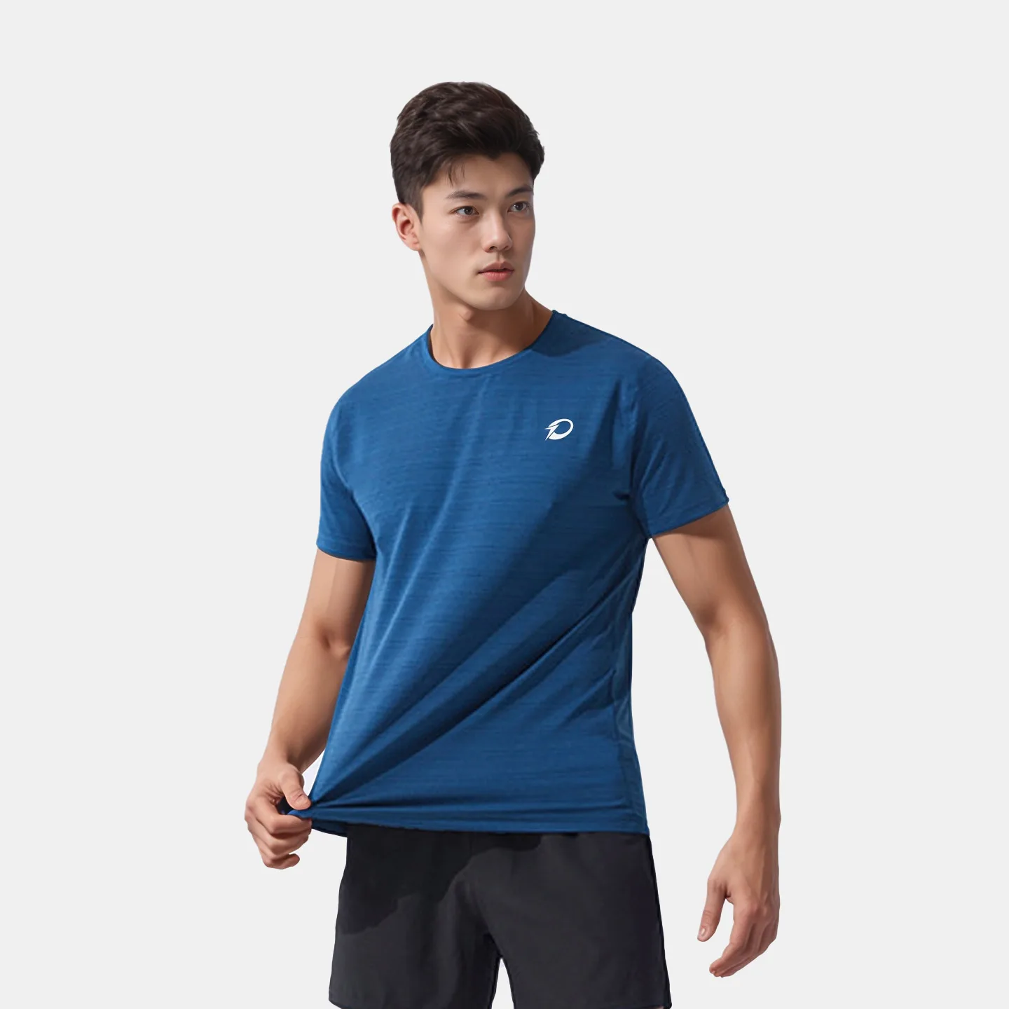 Áo chạy bộ vải coolmax có cấu trúc sợi dẹt nên đẩy mồ hôi ra bề mặt vải nhanh gấp 2 lần